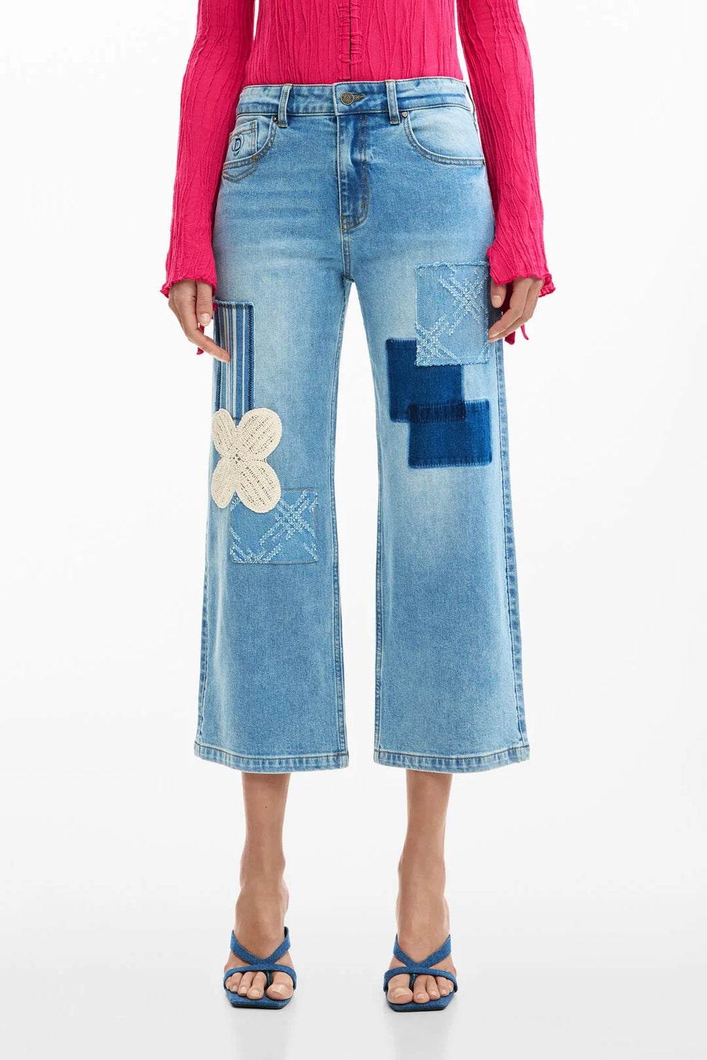 Pantalon en jean patch crochet