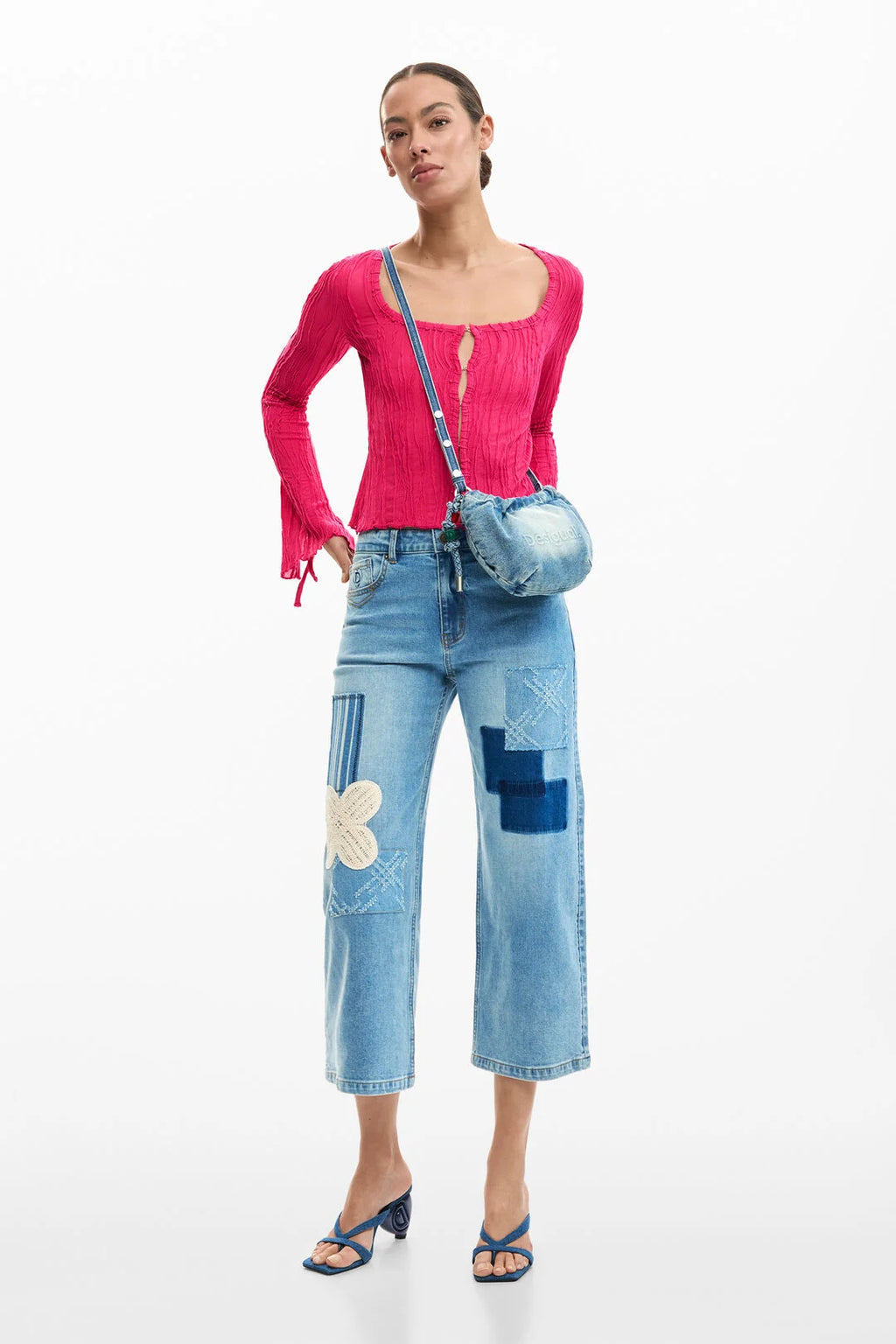 Pantalon en jean patch crochet