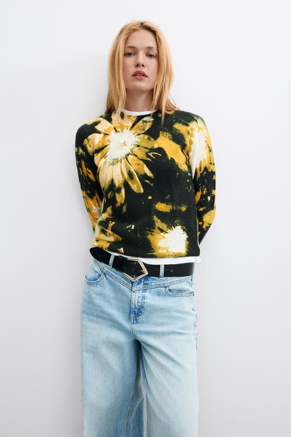 Pull Darkbotanic Noir Desigual, vue 3