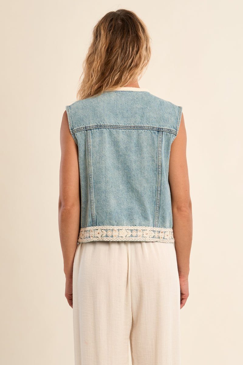Veste en jean sans manche brodée