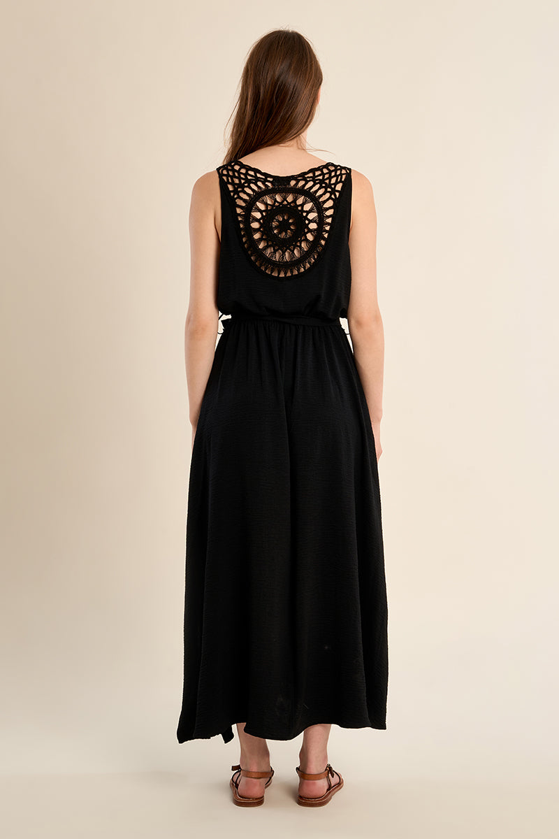 Robe longue avec dos ajouré macramé