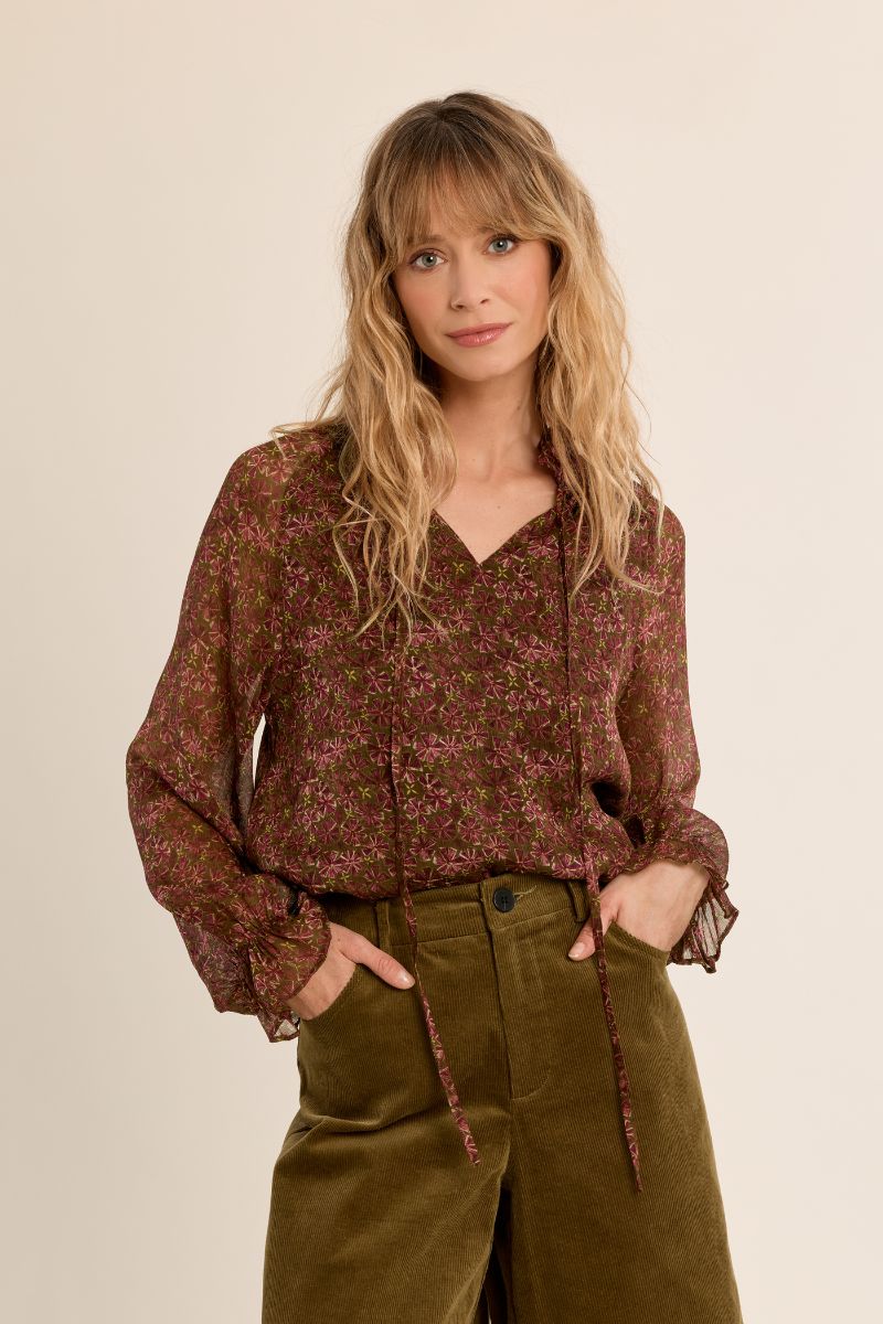 Blouse fleurie semi-transparente Olga Molly Bracken – vue 1
