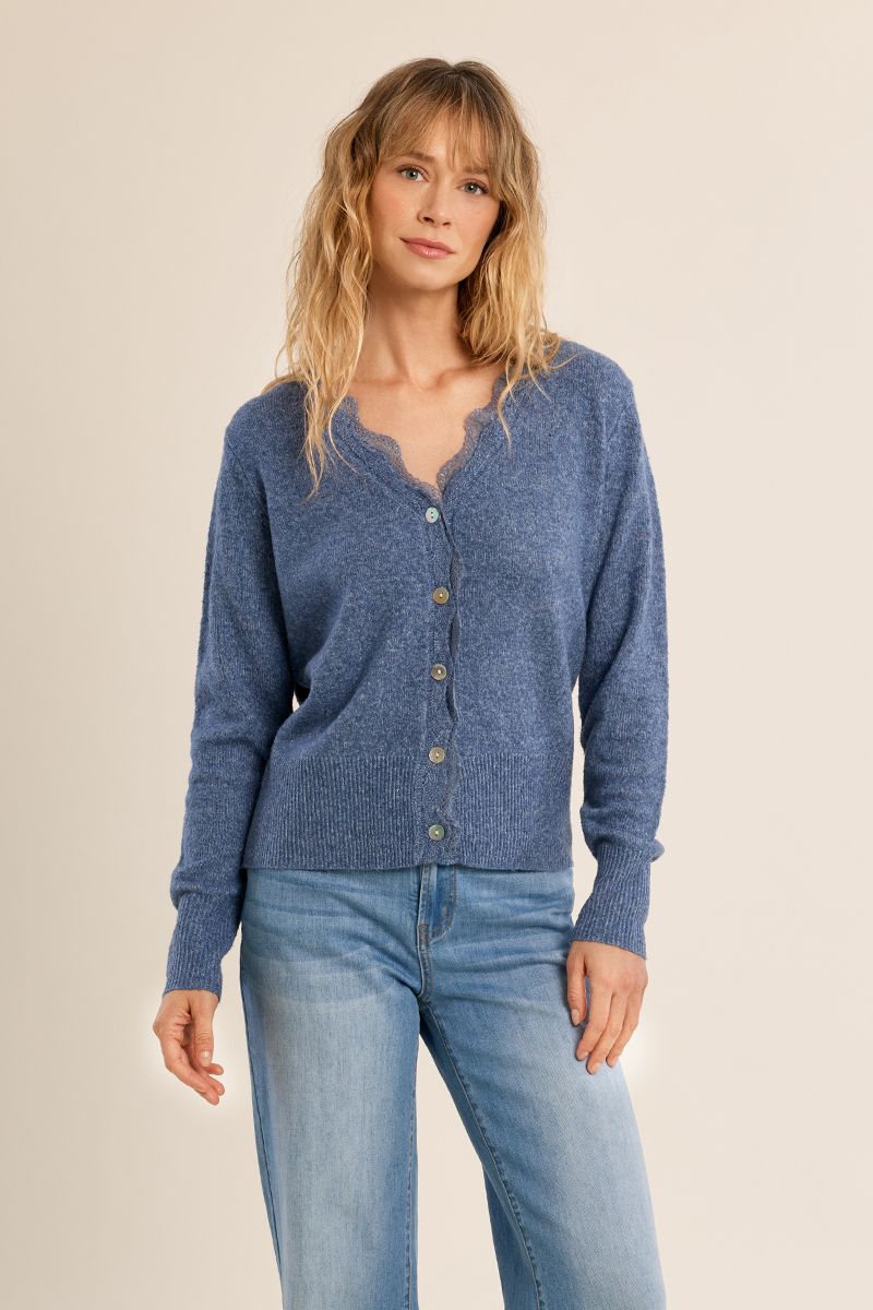 Cardigan court festonné de dentelle Bleu Denim Molly Bracken – vue 5