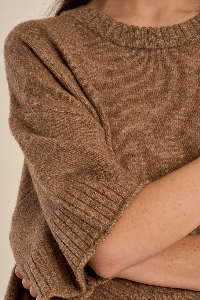 Pull en maille évasé oversize Camel Molly Bracken – vue 2