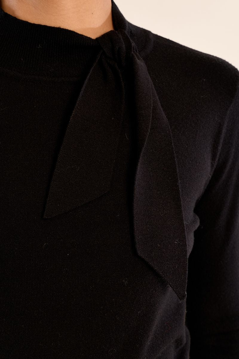 Pull en maille fine détail nœud Noir Molly Bracken – vue 2