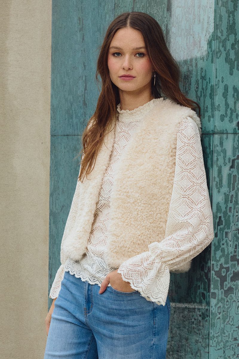Veste sans manches imitation mouton Écru Molly Bracken – vue 1